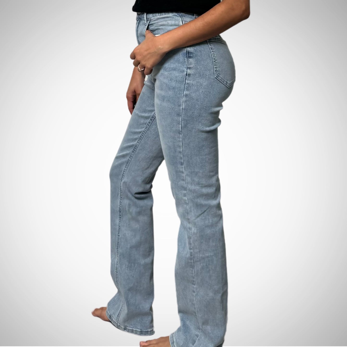 Light Straight Leg Jeans